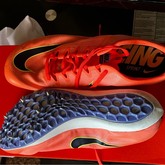 NIKE 400 Zoom sprints. Wore them one time. - Picture 7 of 7